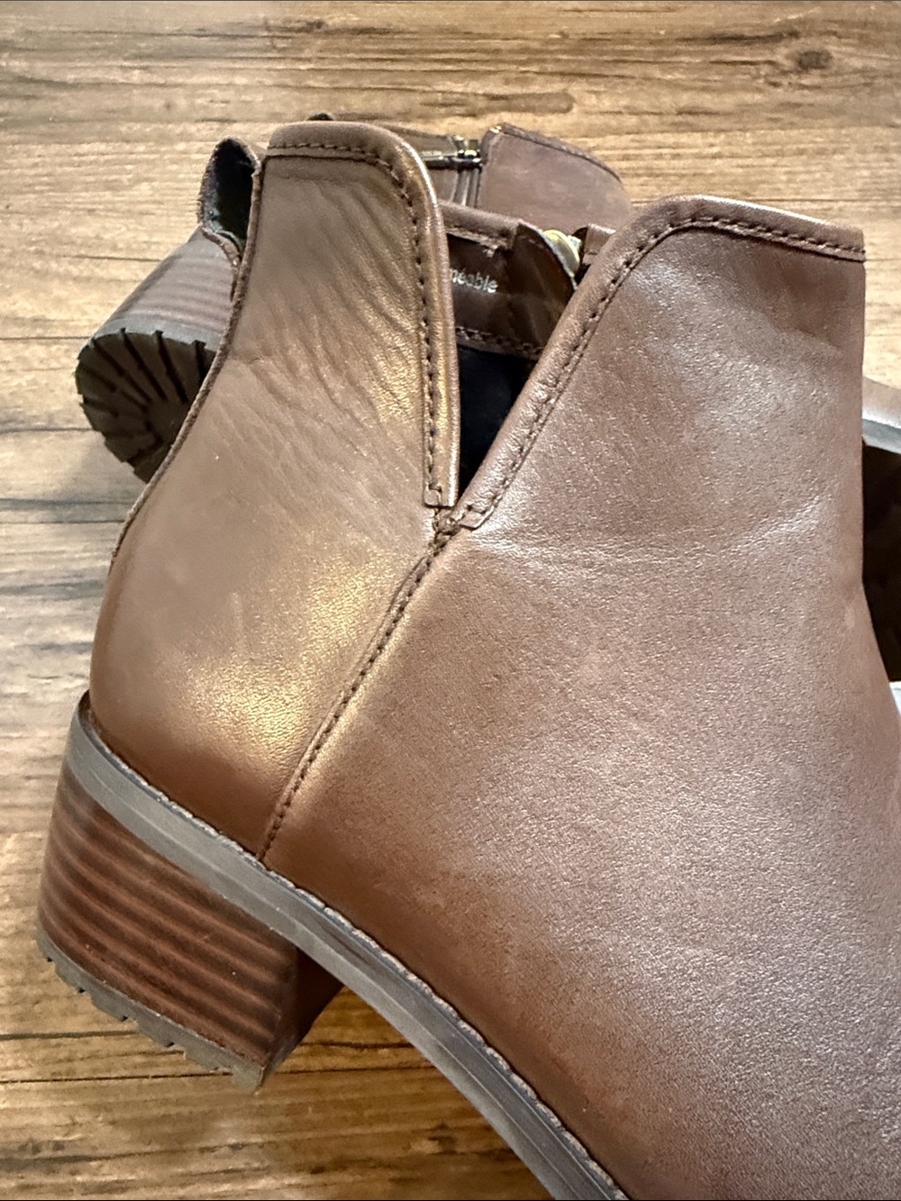 Blondo Brown Chelsea-Style Genuine Leather Ankle Booties🔥 - Picture 2 of 11